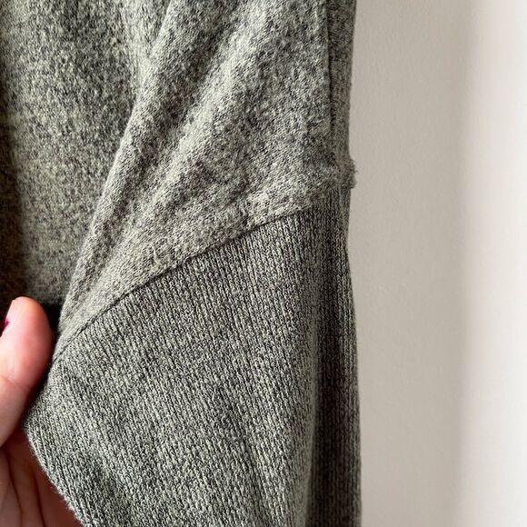 OUT from under drop shoulder olive green hooded super soft oversized cardigan XS - Picture 6 of 10